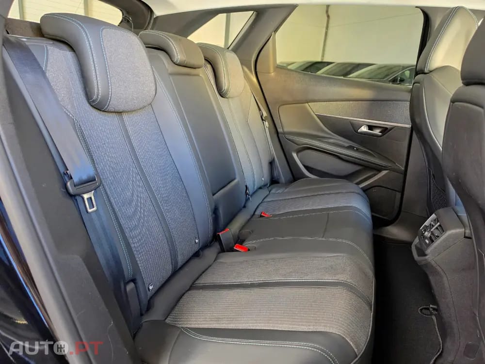 Peugeot 3008 1.6 Hybrid Allure e-EAT8