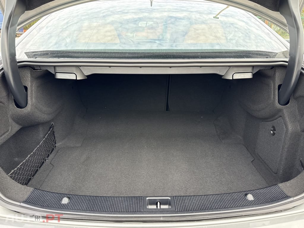 Mercedes-Benz E 220 CDi Avantgarde BlueEfficiency