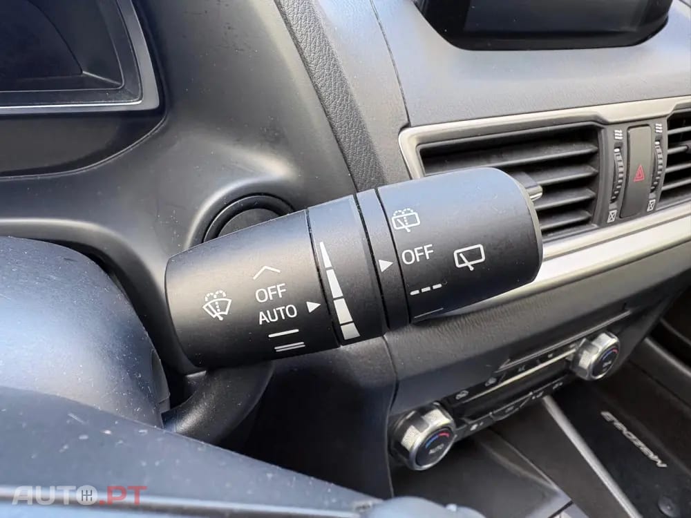 Mazda 3 1.5 Sky-G Evolve HS Navi