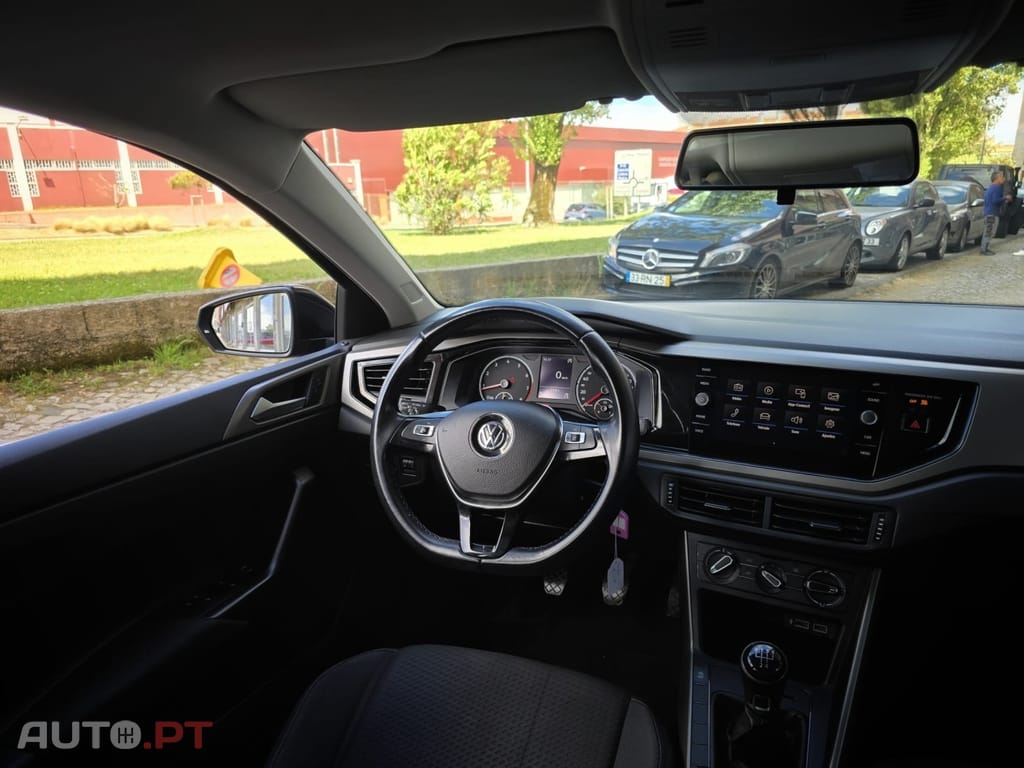 Volkswagen Polo 1.0 Confortline