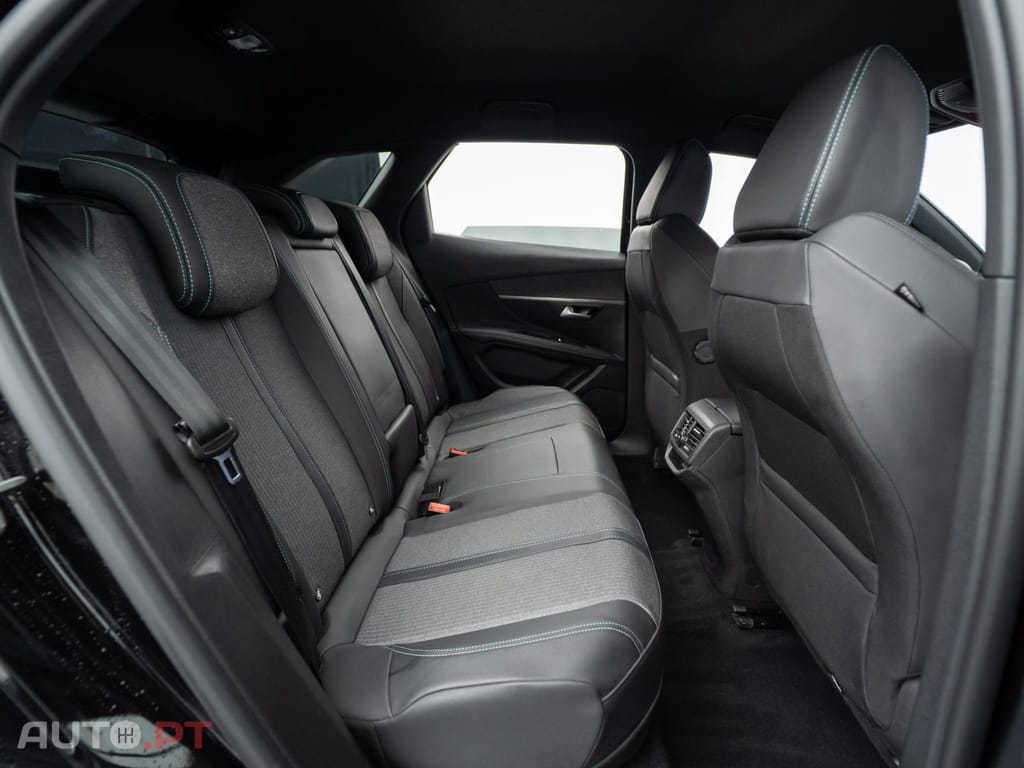 Peugeot 3008 1.6 Hybrid Allure e-EAT8