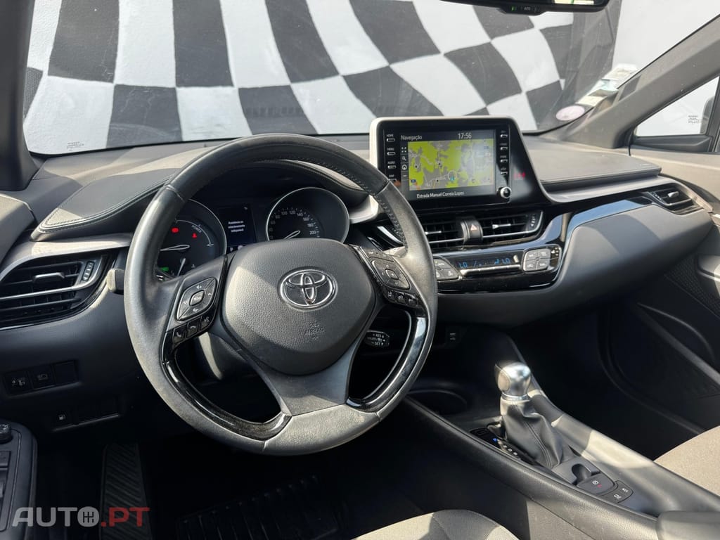 Toyota C-HR 1.8 Hybrid Square Collection