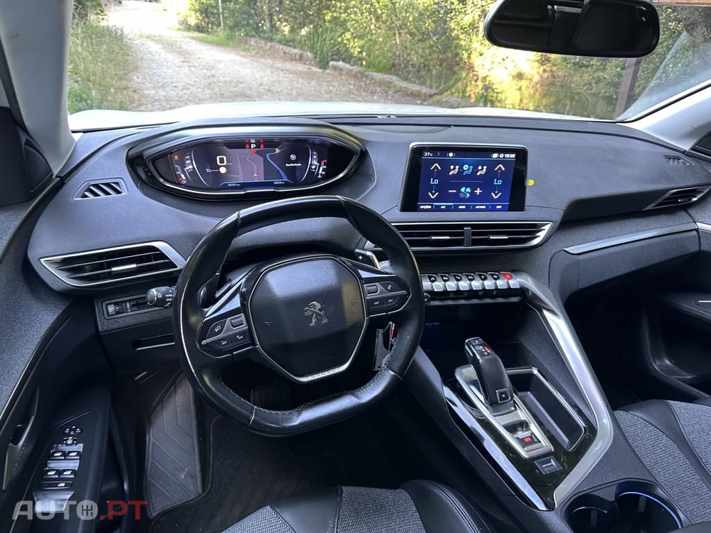 Peugeot 3008 1.2 PureTech Allure EAT8