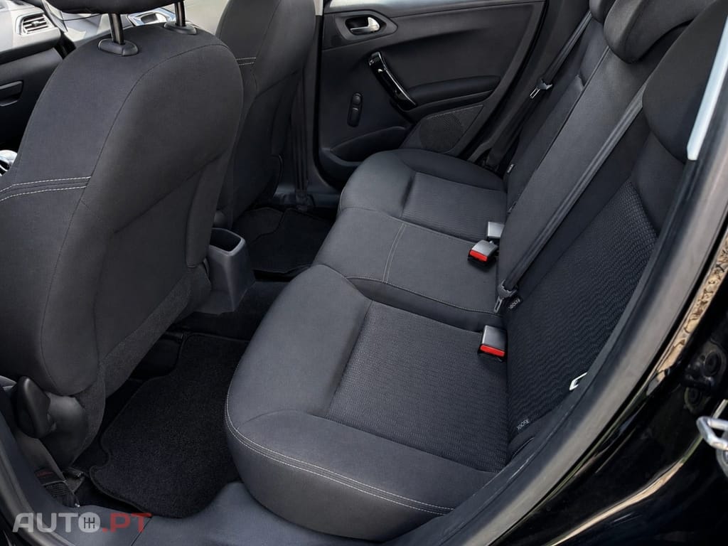 Peugeot 208 1.5 BlueHDi Active Business Pack