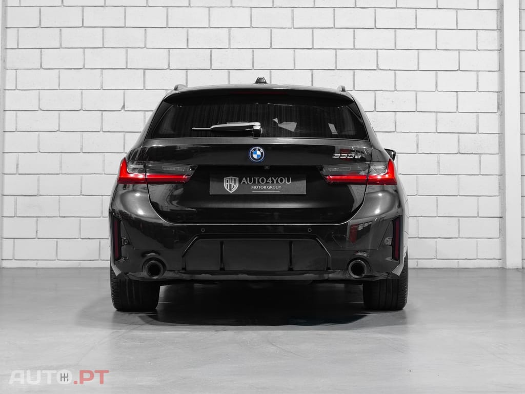 BMW 330 e Touring Pack M Auto