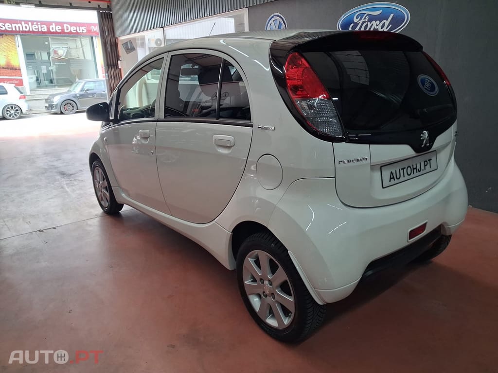 Peugeot iOn XA