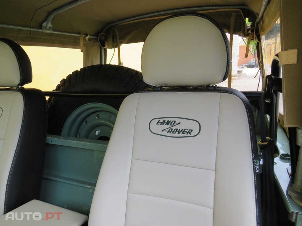 Land Rover Defender TD4 PUMA HERITAGE