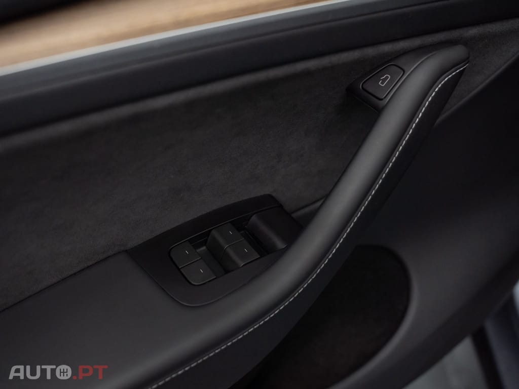 Tesla Model Y Tração Traseira