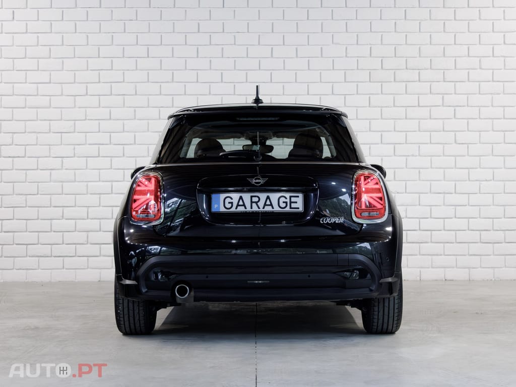 MINI Cooper Premium Yours Auto