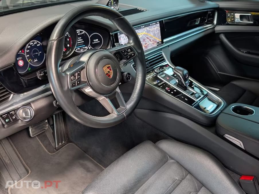 Porsche Panamera 4 E-Hybrid