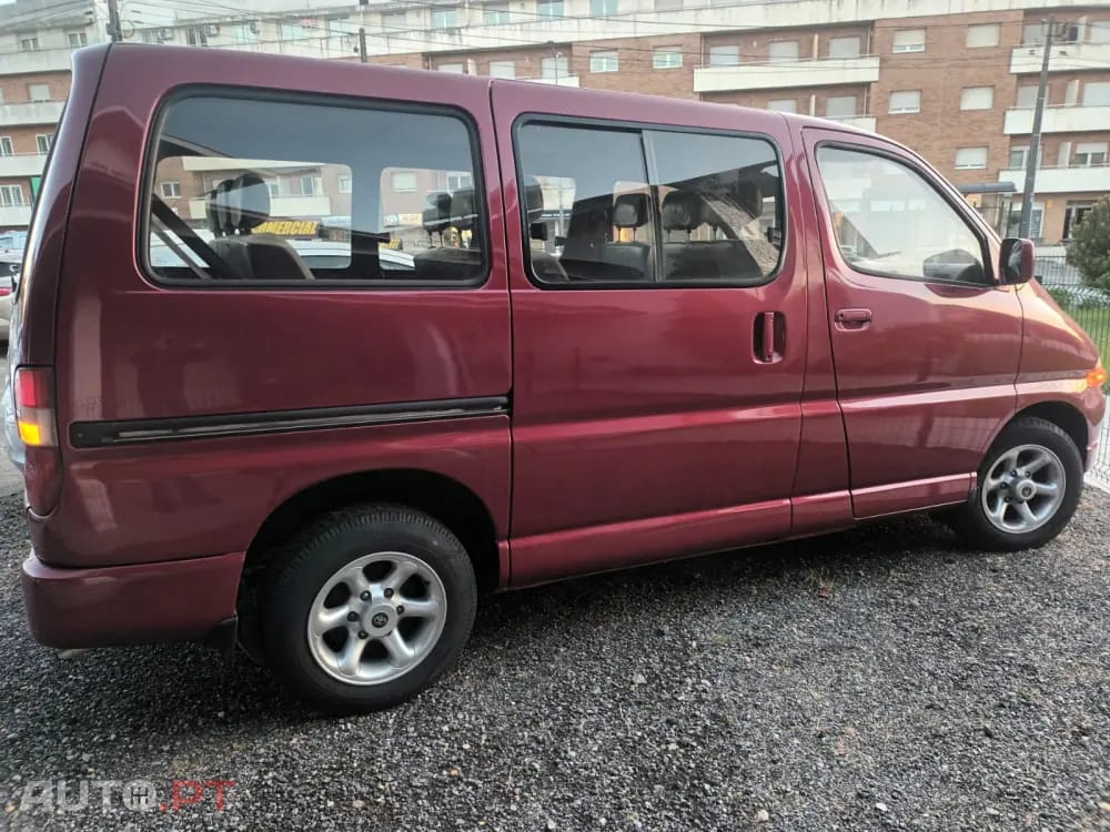 Toyota HiAce 2.4 D LXH12LB