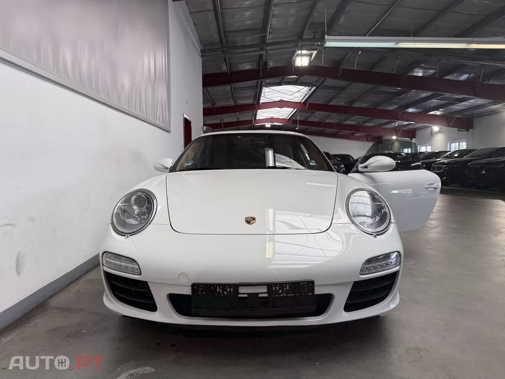 Porsche 911 Carrera