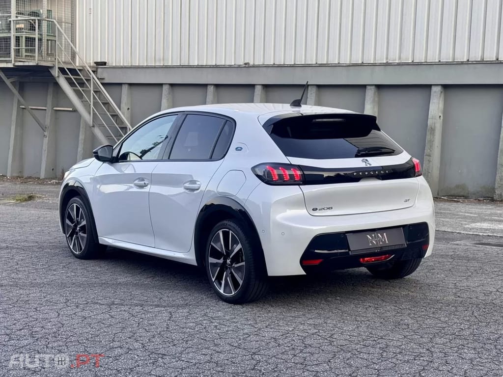 Peugeot E-208 50 kWh GT