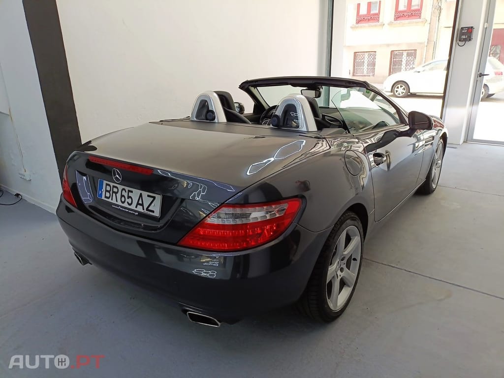 Mercedes-Benz SLK 200 (BlueEFFICIENCY) 7G-TRONIC