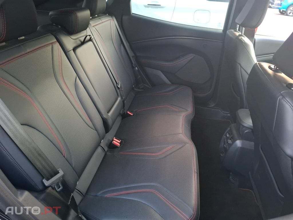 Ford Mustang Mach-E 75.7 kWh Premium AWD