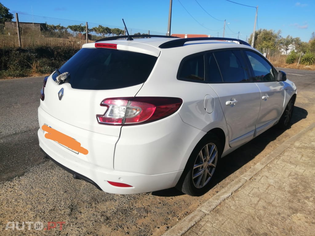 Renault Mégane 1.5 — fotografia 2