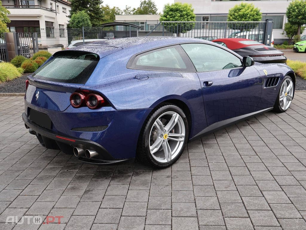 Ferrari GTC4 Lusso V12 4WD Lift