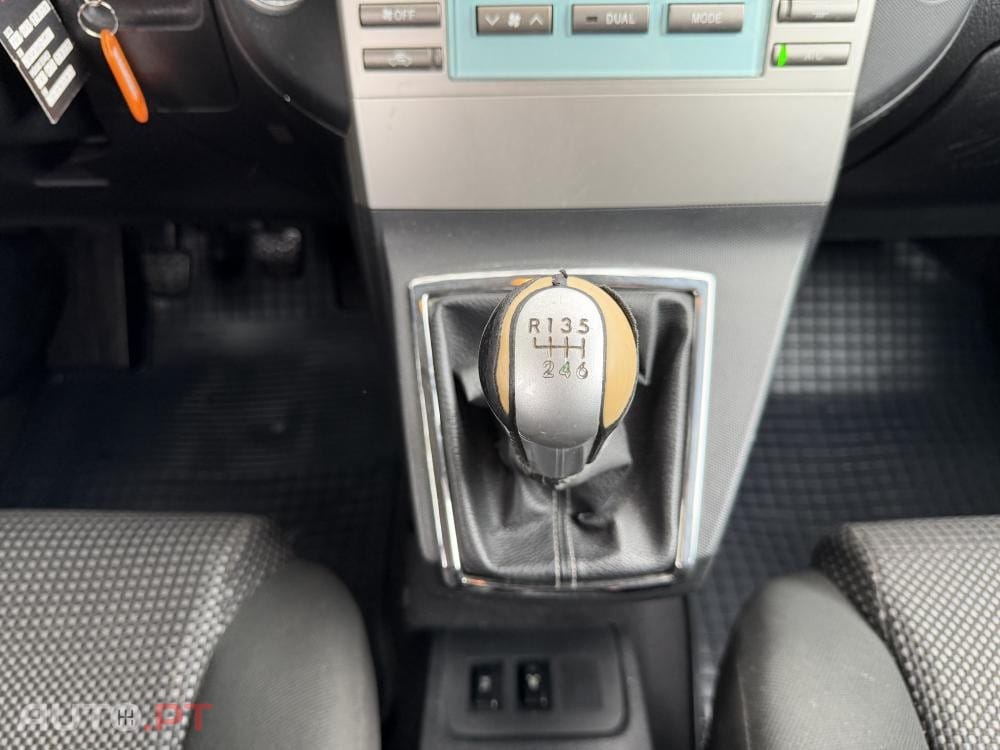 Toyota Corolla Verso 2.2 D-4D High Pack