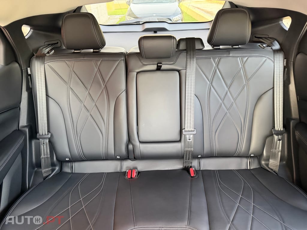 Ford Mustang Mach-E Standard • 75,7 kWh • 294 CV