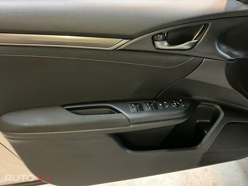 Honda Civic 1.0 i-VTEC Elegance