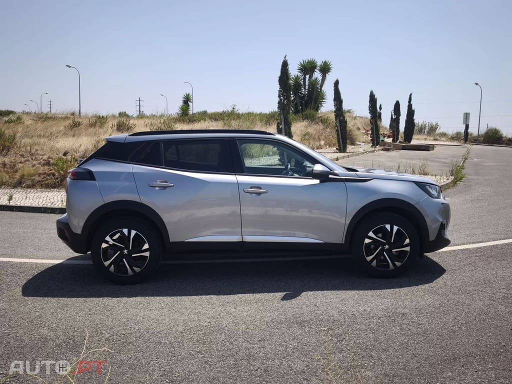 Peugeot 2008 PureTech 130 EAT8 Allure