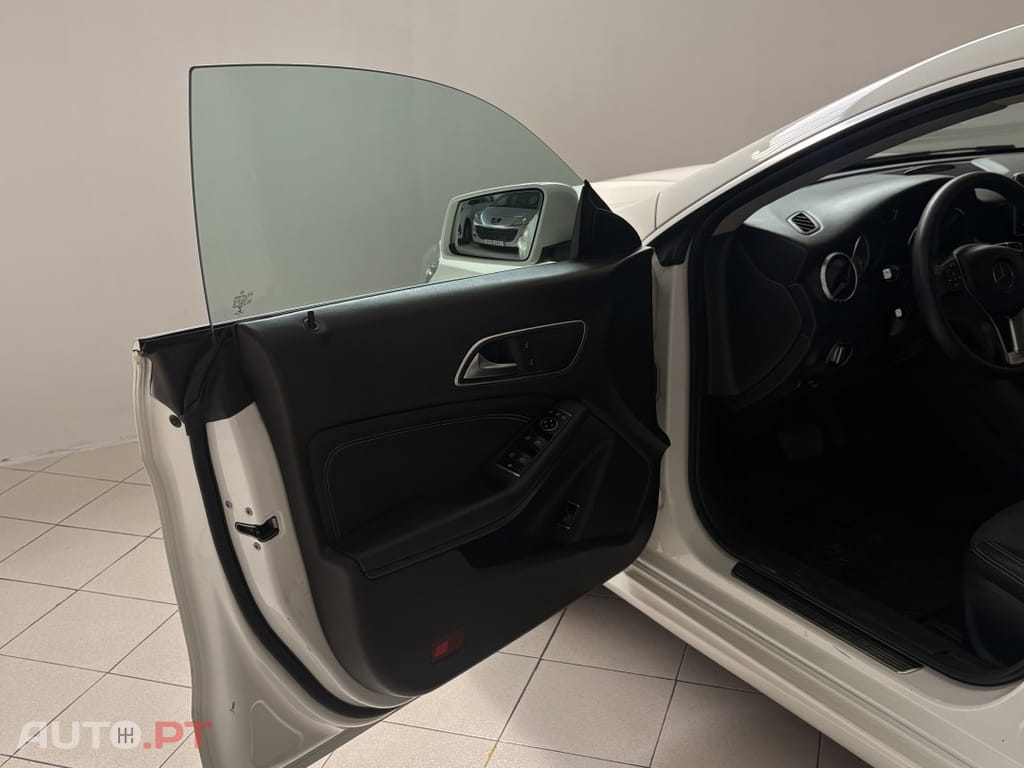 Mercedes-Benz CLA 200 CDI 7G-DCT Urban