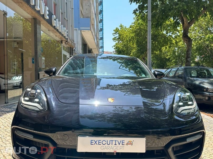 Porsche Panamera 4 E-Hybrid
