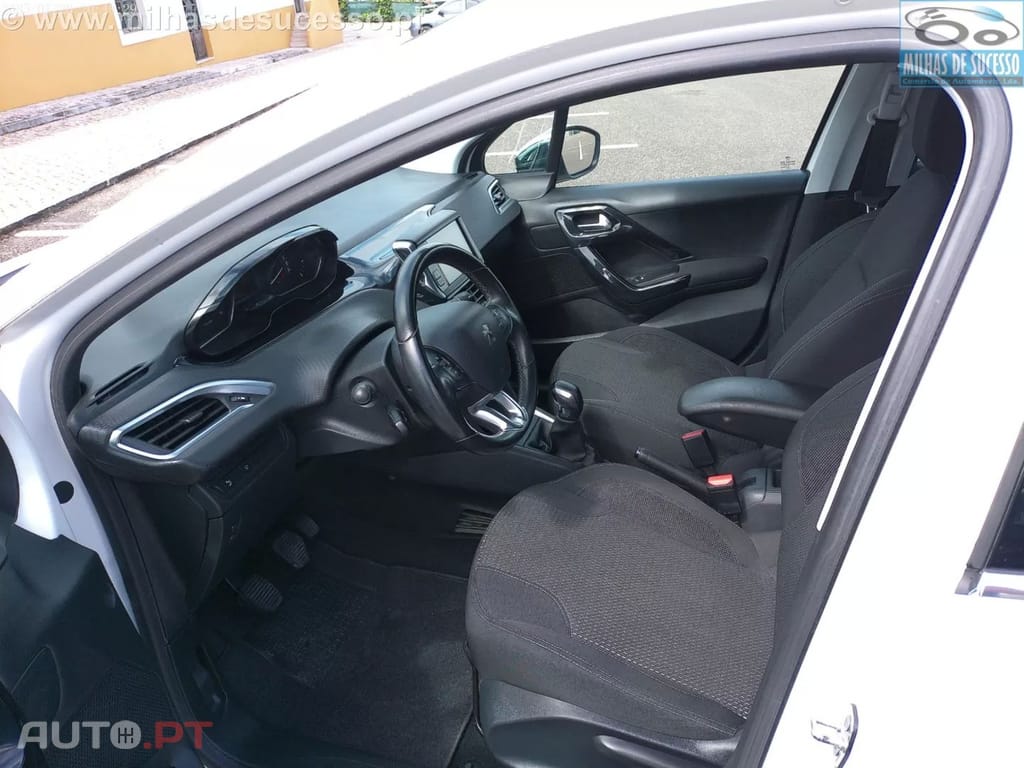 Peugeot 208 1.5 BlueHDi Allure