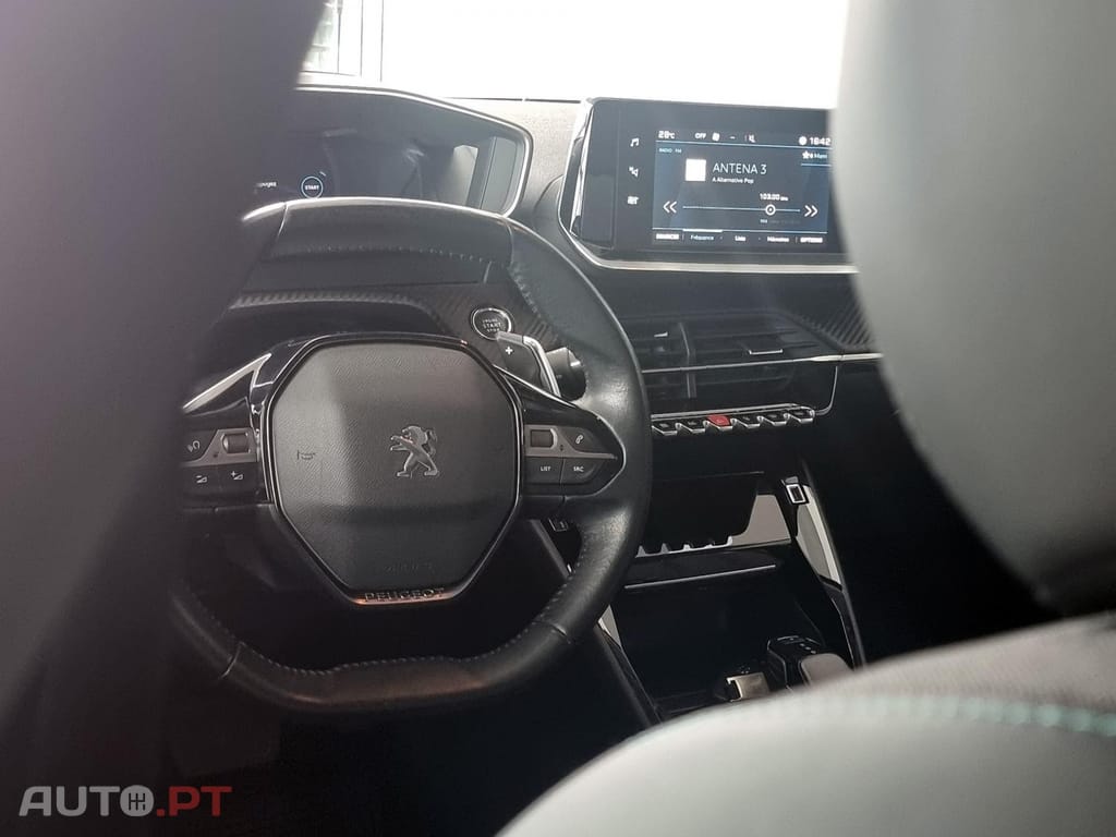 Peugeot 208 1.2 PureTech Allure Pack EAT8