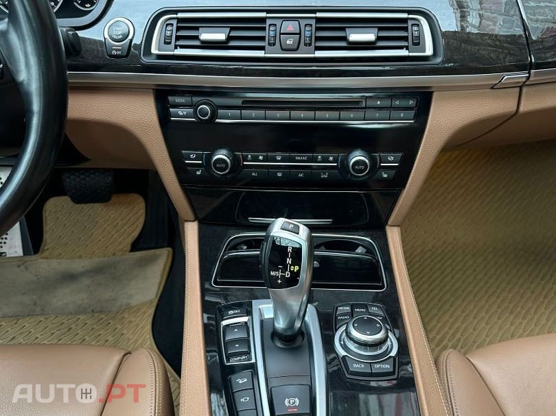 BMW 730 d xDrive Pack M