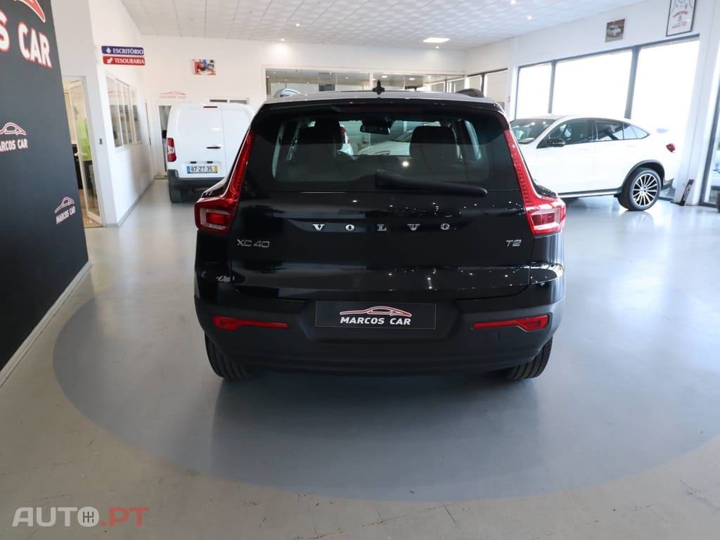 Volvo XC40 T2 Monument