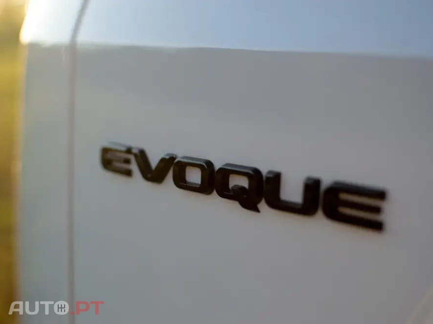 Land Rover Evoque 2.0 D150 AWD R-Dynamic Auto