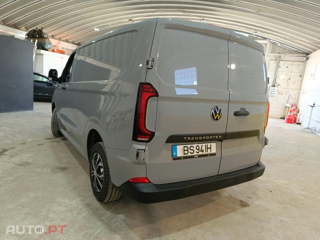 Volkswagen Transporter T7 Cargo 2.0 TDI L1H1