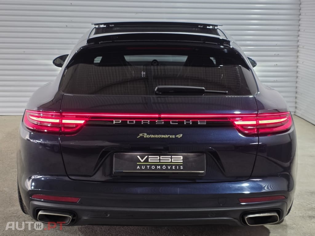 Porsche Panamera 4 E-Hybrid Platinum Edition