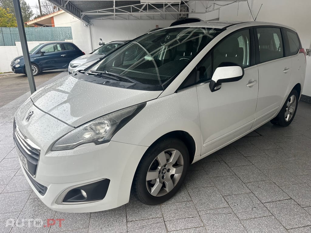 Peugeot 5008 1.6 HDi 5L Allure J18