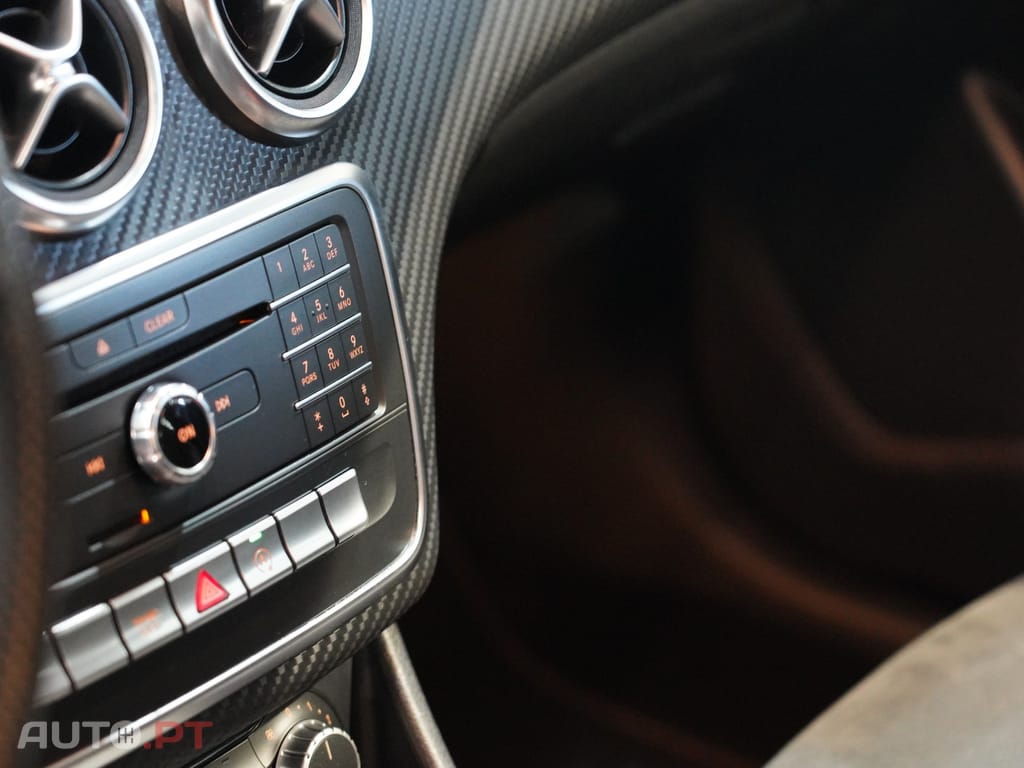 Mercedes-Benz A 180 d AMG Line