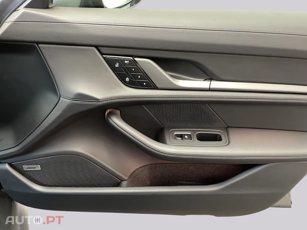 Porsche Taycan I.V.A DEDUTIVEL