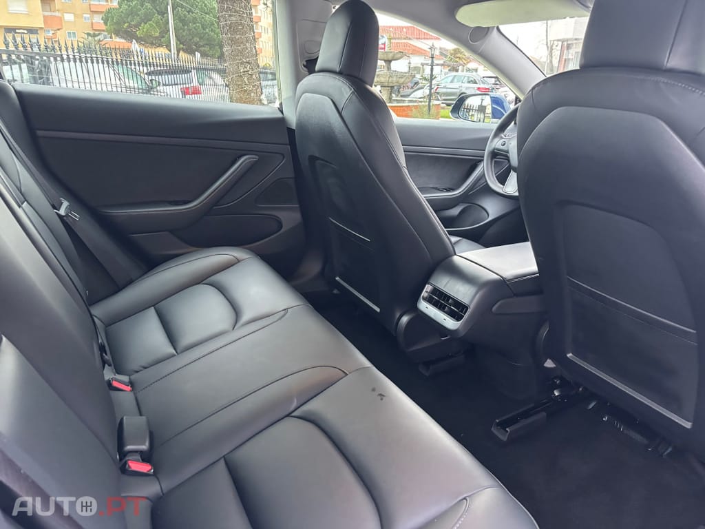 Tesla Model 3 Standard Range Plus RWD