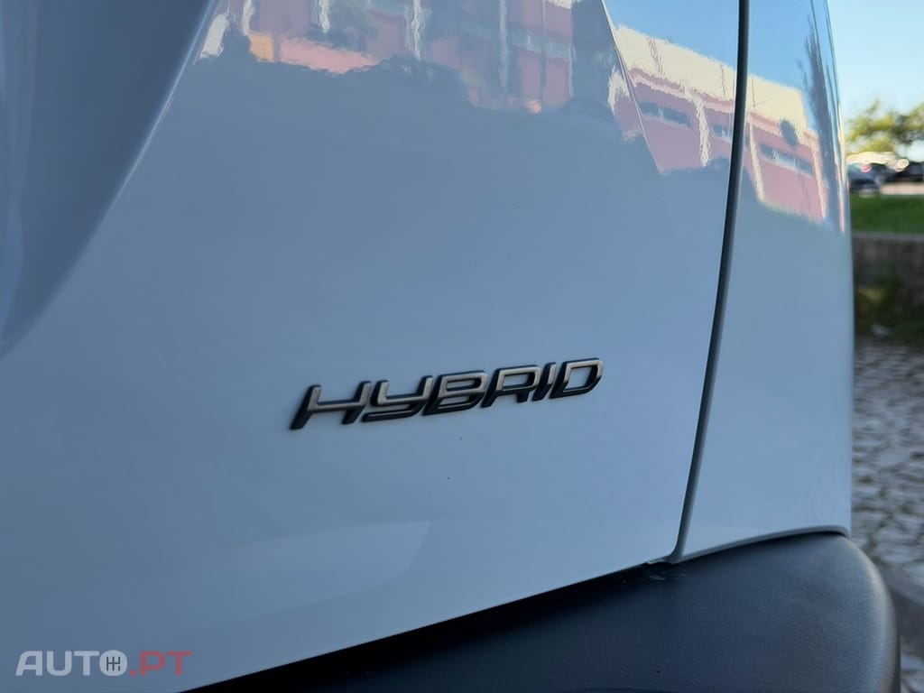 Peugeot 2008 1.2 Hybrid Allure e-DCS6