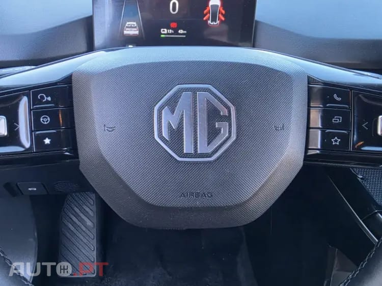 MG MG4 64 kWh Luxury