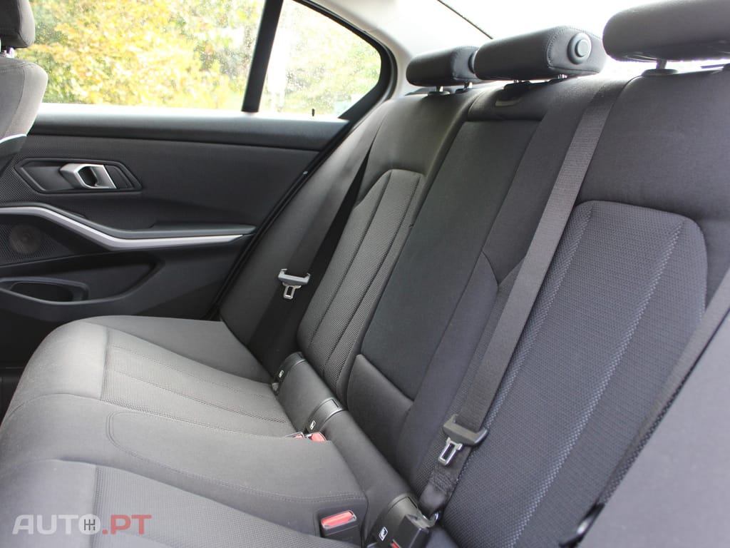 BMW 330 330e Hibrido Plug-In