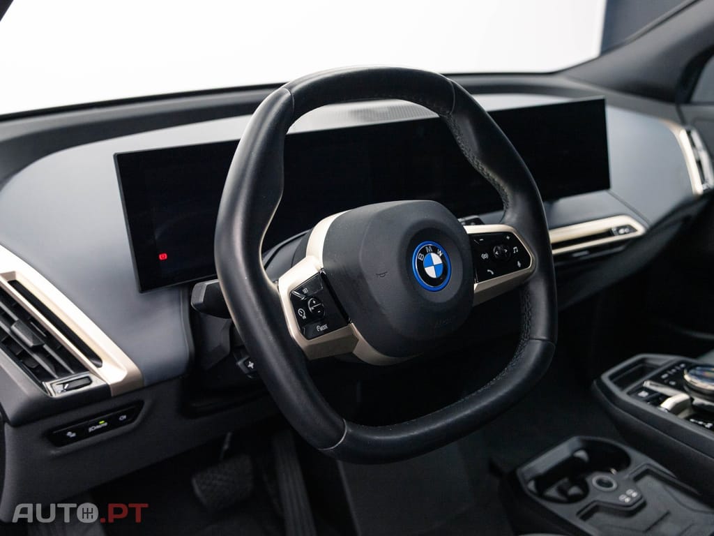 BMW iX xDrive 40