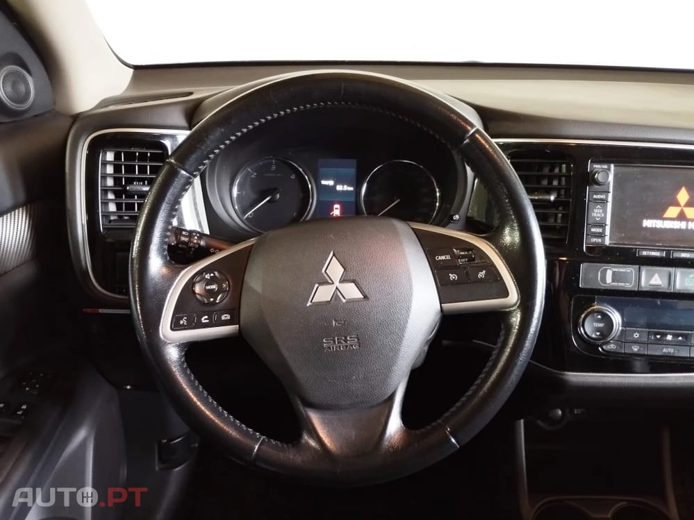 Mitsubishi Outlander 2.2 DI-D Instyle Navi