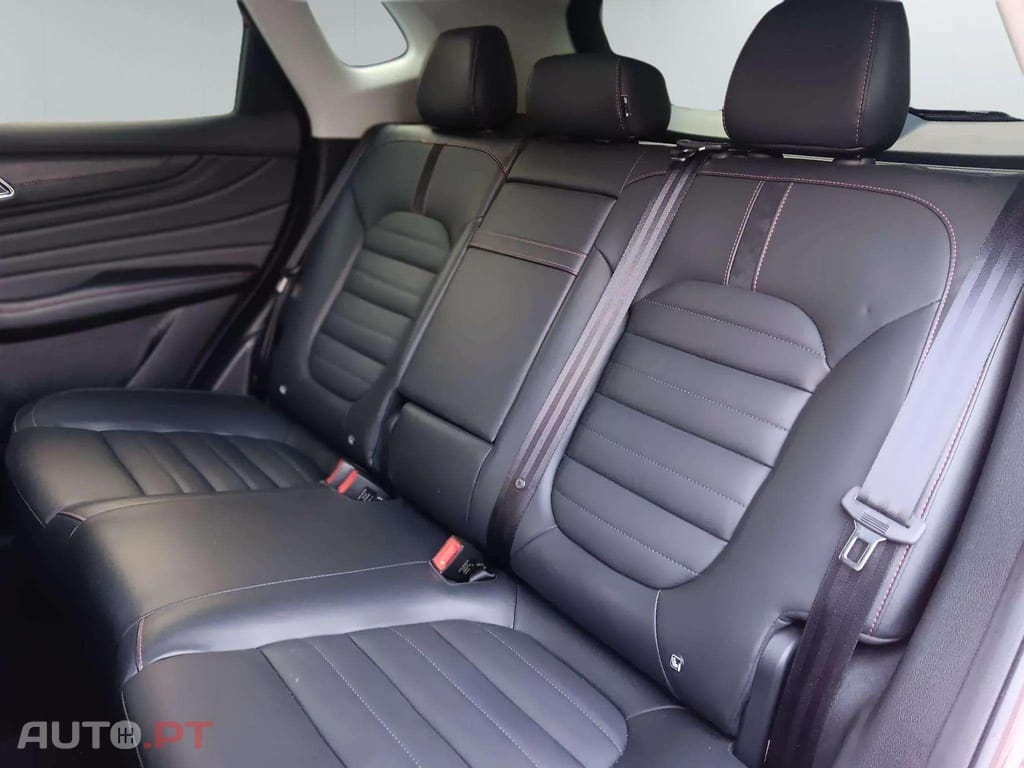 MG EHS LUXURY PHEV