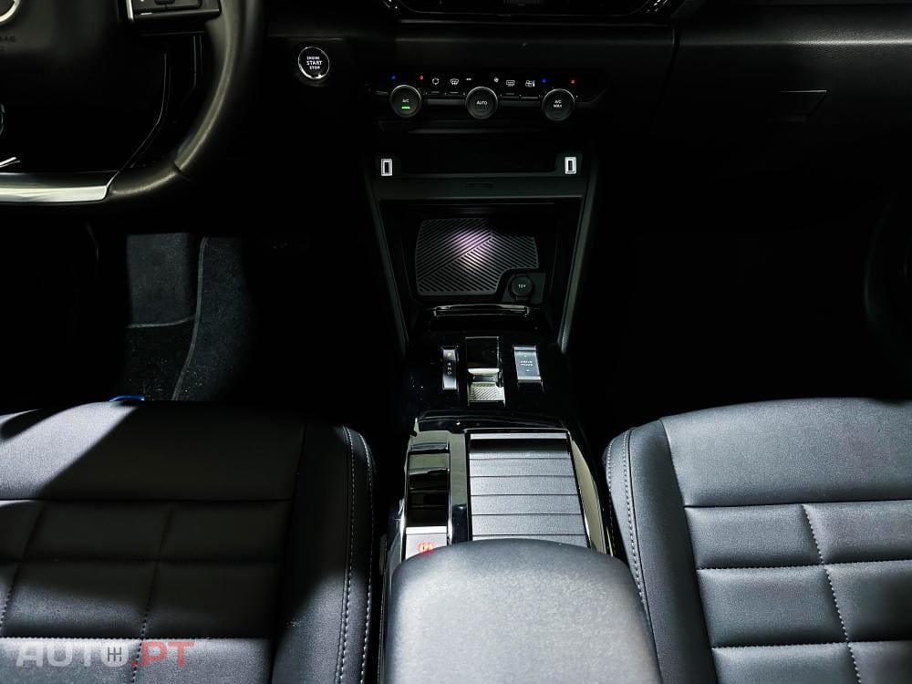 Citroen C4 PureTech 130 Stop&Start EAT8 SHINE
