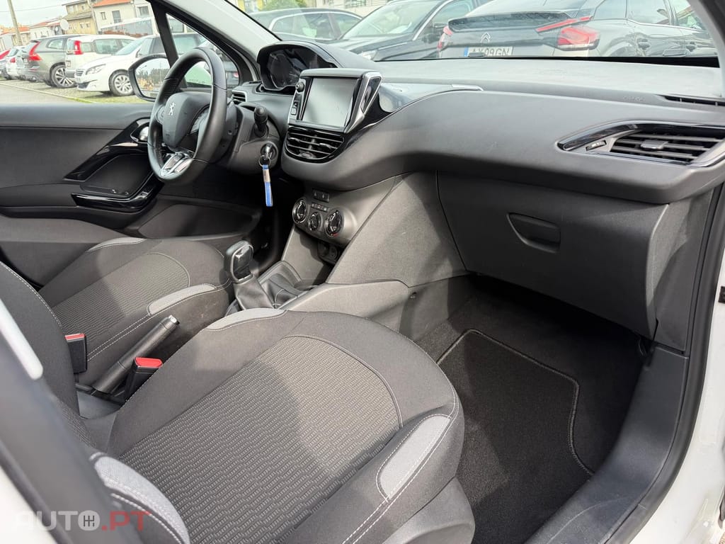 Peugeot 208 1.6 BlueHDi Style