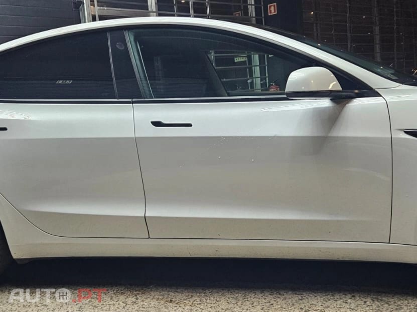 Tesla Model 3 Standard Range Plus RWD