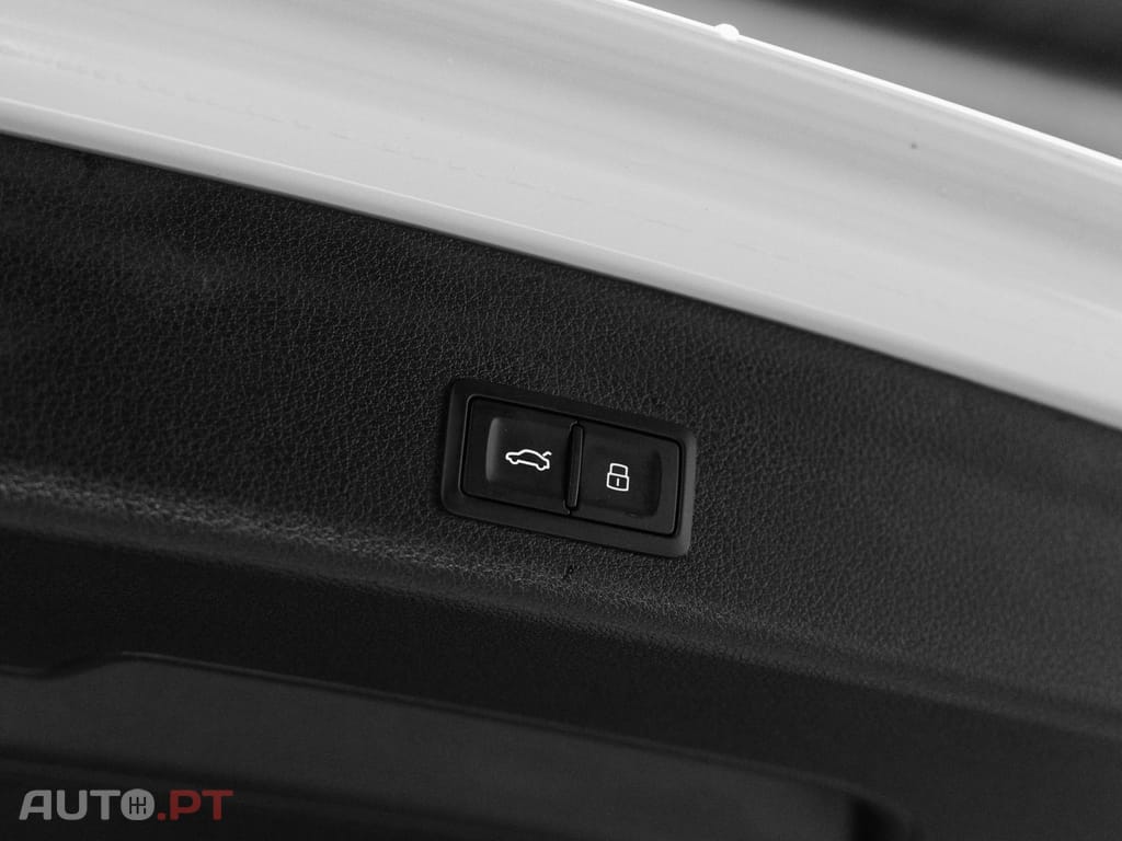 Audi Q3 45 TFSIe S line S tronic