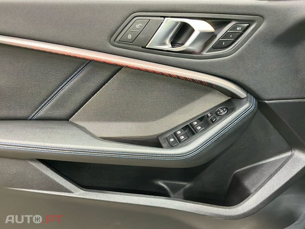 BMW 118 i Pack Desportivo M Auto