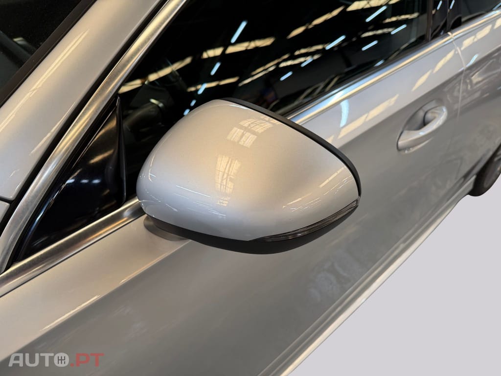 Mercedes-Benz A 250 AMG Premium I.V.A DEDUTIVEL